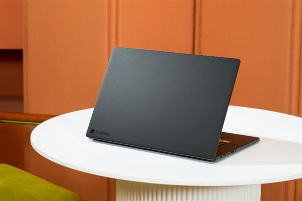 �й��ײ�AI������Ӱ����Բ�������ӳ����˶ProArt ��16 2025����AIӰ�Ӵ���